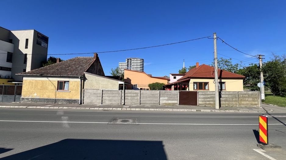 BRASADAS vinde 2 case cu teren 7 ari în zona CENTRALA. - Poză 2