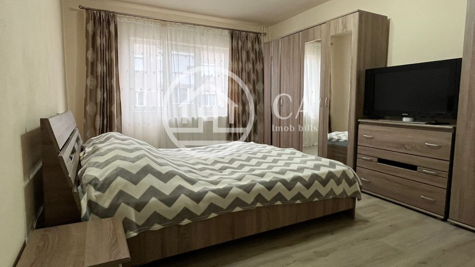 Apartament de vânzare cu 3 camere in zona centrală Beiuș, Bihor - Poză 1