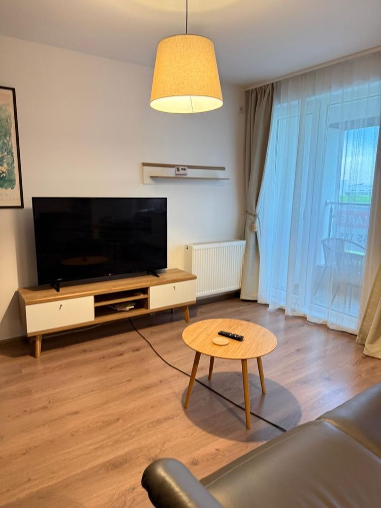 Garsoniera spatioasa, aproape de aeroport - Poză 5