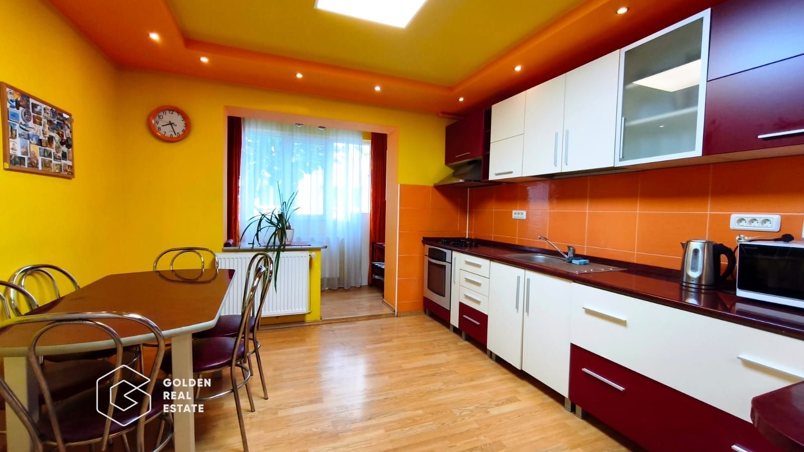 Apartament la etajul 1, super spatios, 2 balcoane, zona Uta - Poză 2