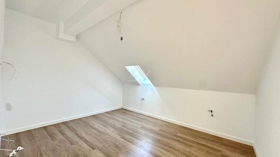 Bloc finalizat. Finisaje superioare. Loc de parcare. - Poză 9