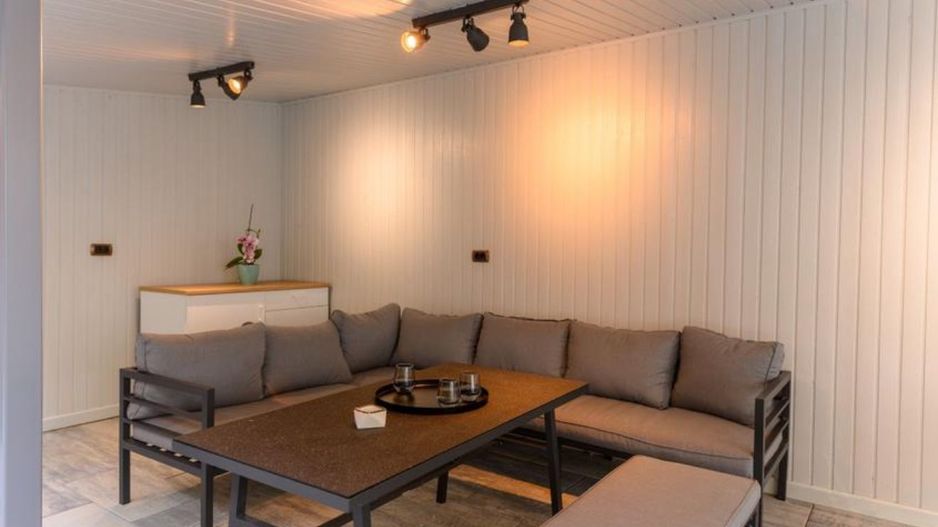 STUDIO OBOR, NOU, BUCATARIE DESCHISA, CURTE, METROU 5 MINUTE - Poză 11