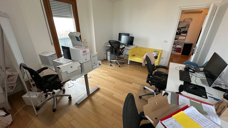 Birouri , cladire noua, zona centrala - Poză 11