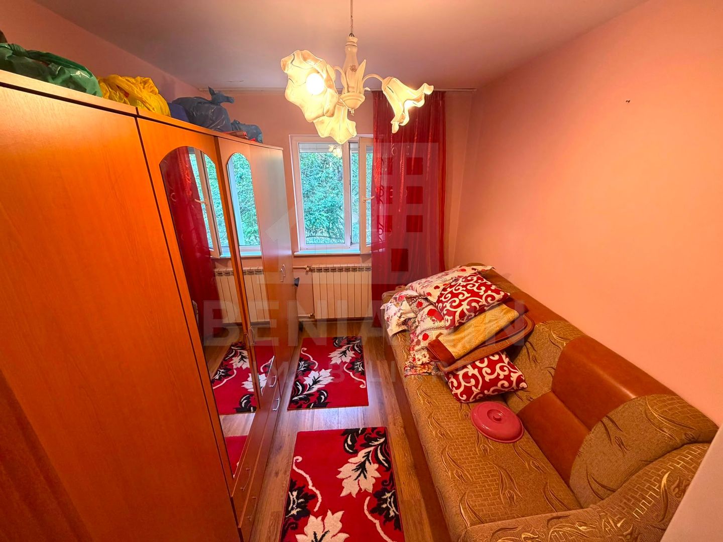 Apartament cu 3 camere - Craiovita Noua - etaj intermediar - Poză 4