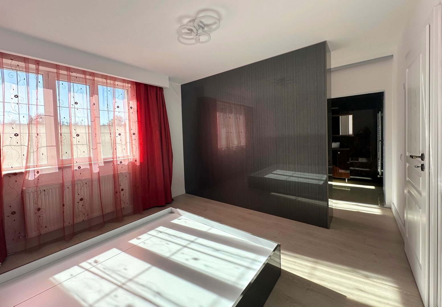 Vânzare casă 5 camere nouă elegantă și spațioasă în Hărman - Poză 10