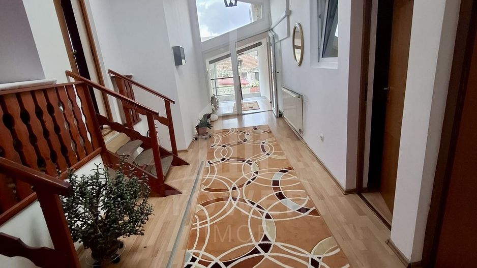 Casă de vânzare în Lazaret – ideală pentru familie sau investiție! - Poză 7