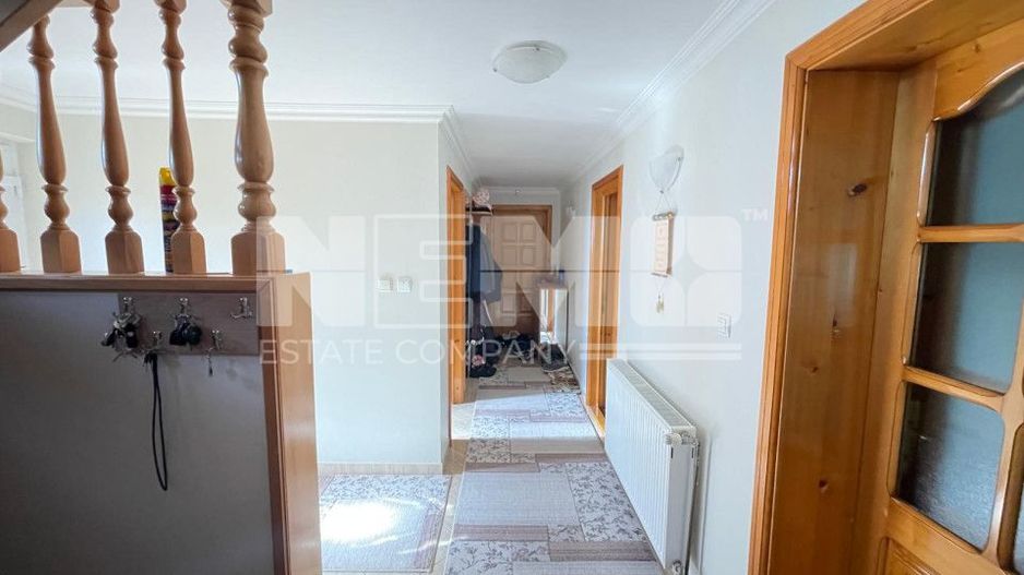 Casă cu etaj |teren generos| garaj dublu și seră | Oportunitate unică! - Poză 6