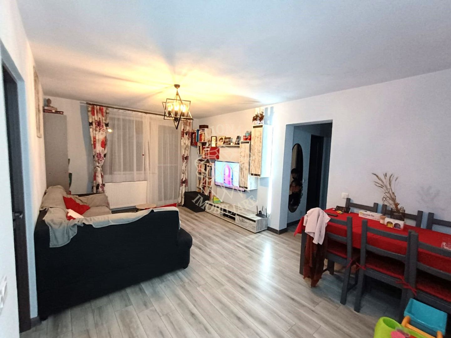 Apartament decomandat 54 mp-etaj 1-balcon-parcare/boxa-Baciu - Poză 1