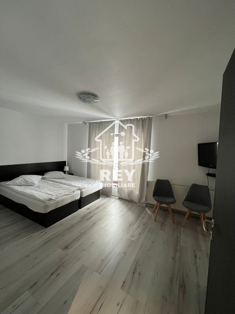 Vila / Hotel de vânzare în Păltiniș - Poză 5