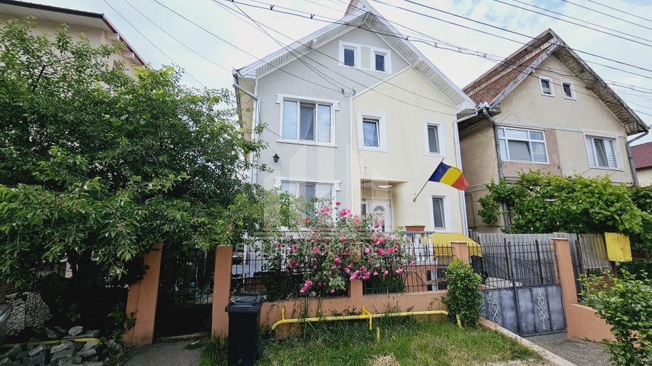 Casa individuala de vanzare, Cetate - Poză 1