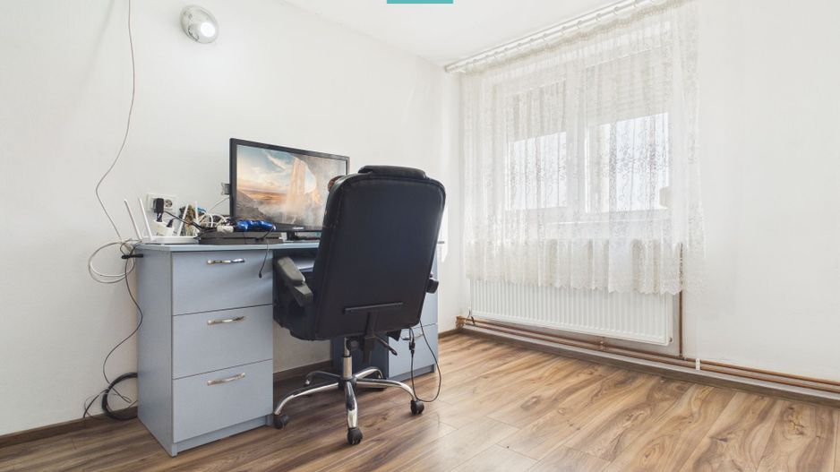 Casă retrasă Pișchia – 4 camere, teren 920 mp - Poză 3