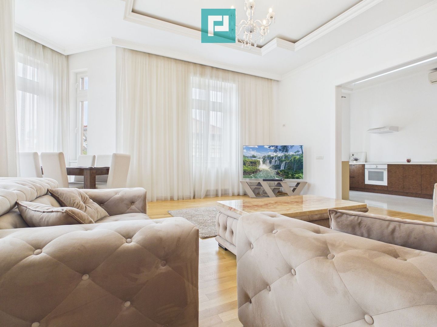 Apartament deosebit în clădire istorică central - Poză 31