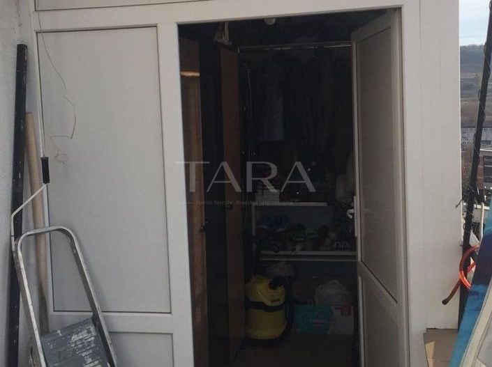 Apartament cu terasă generoasă – zona Petrom. - Poză 9