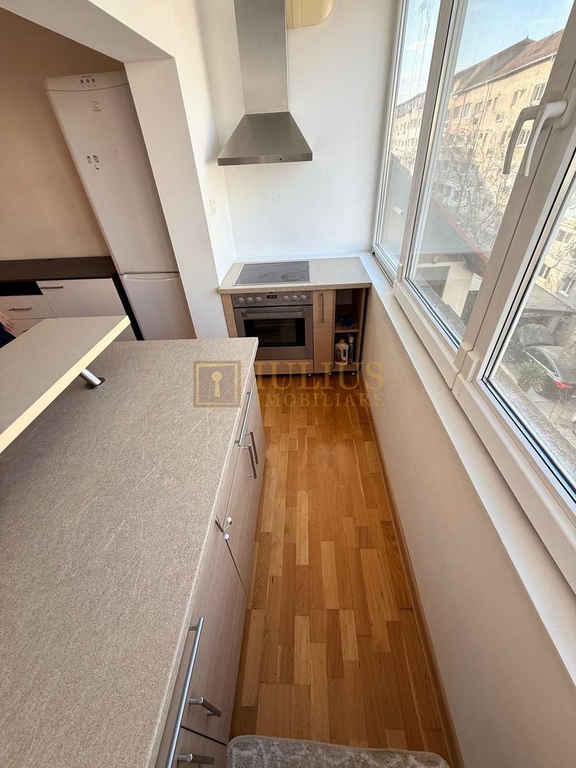 3 camere, zona Dambovita, apt superb, centrala proprie, disponibil imediat - Poză 8