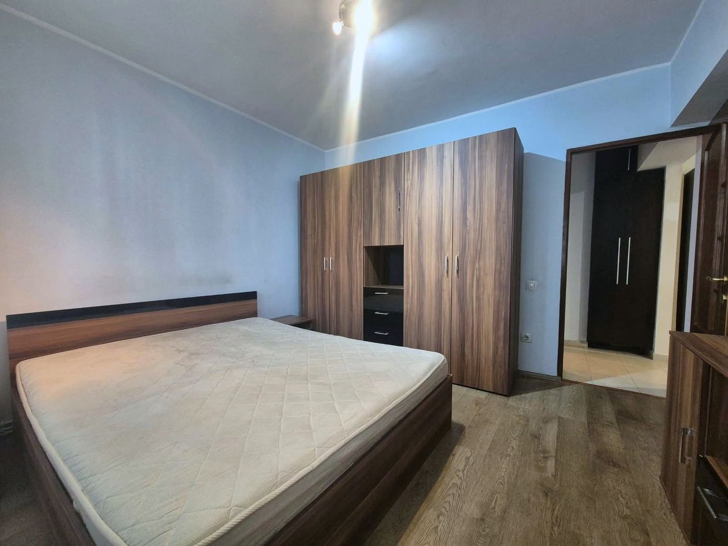 Centru Civic, 2 camere cu loc de parcare, ideal si pentru studenti - Poză 4
