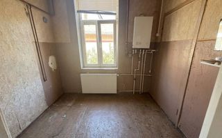 Apart cladire istorica Sinaia etaj 1 cu centrala - Poză 1