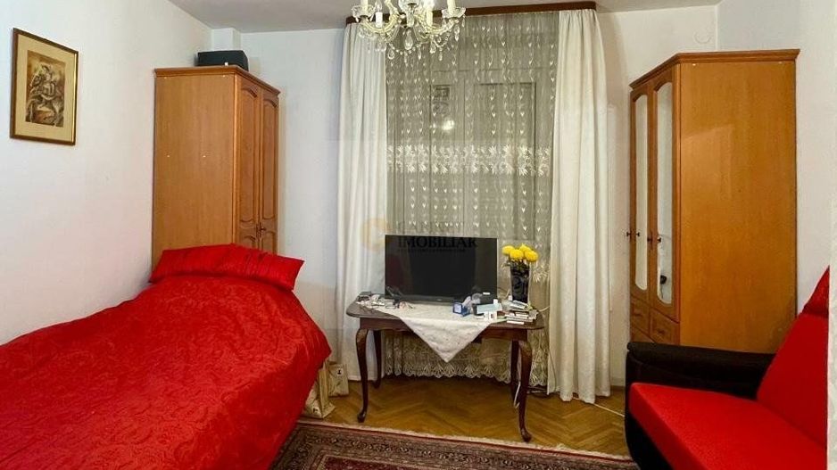 Vilă Spațioasă cu 7 Camere in Domenii – Locație Excelentă - Poză 3