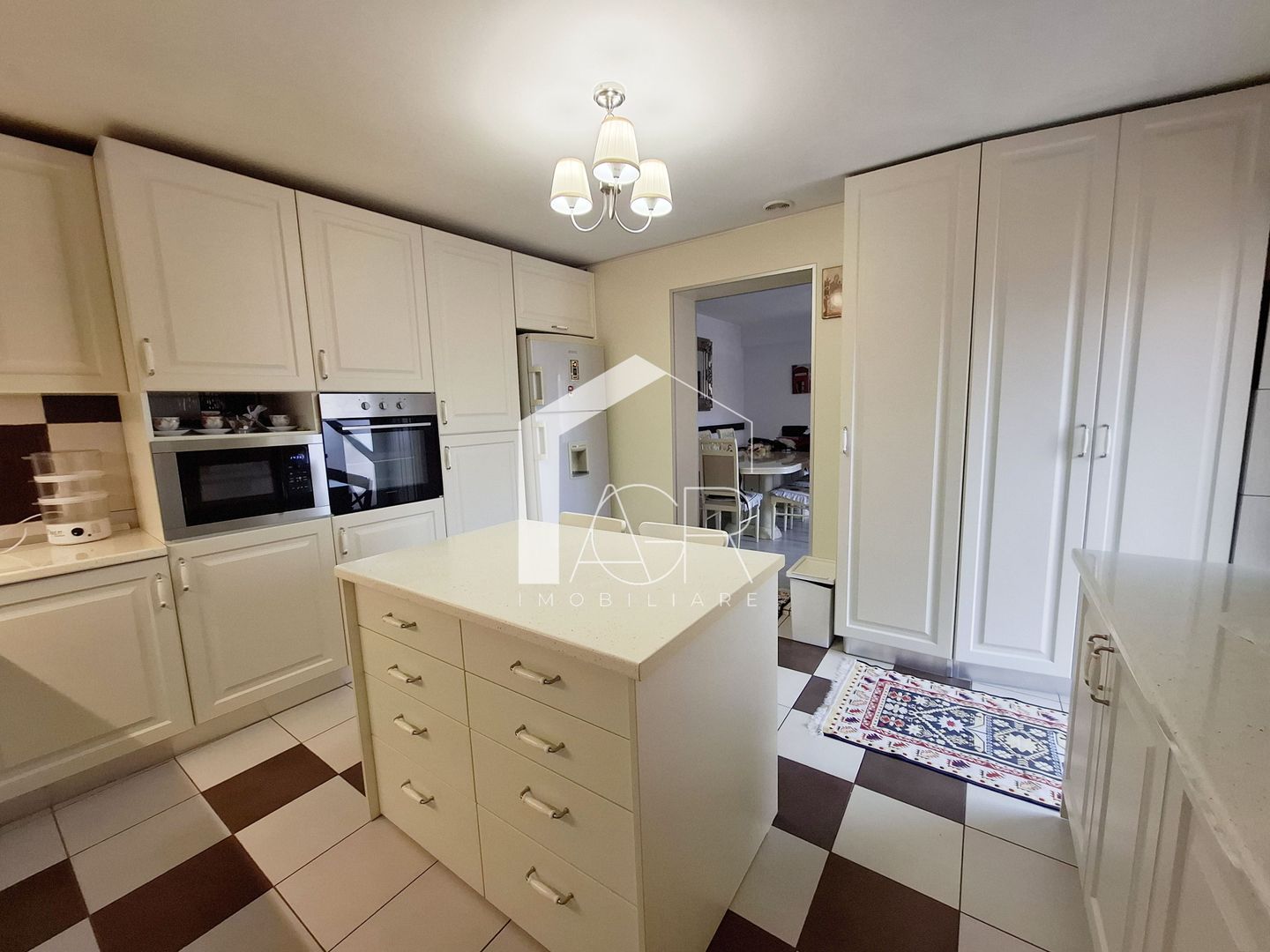 Casa P+M, cu 5 camere, zona Central - Poză 6