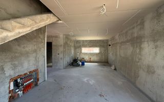 Casa la gri, 4 dormitoare, 3 bai, teren 400 mp - Poză 7