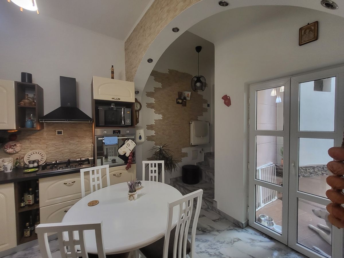 Bulevardul Ferdinand || Vila Lux 7 Camere  || Curte Terasa || 5 locuri parcare - Poză 7