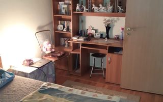 3 camere decomandat vedere pe 2 parti CENTRALA zona Dambovita - Poză 3