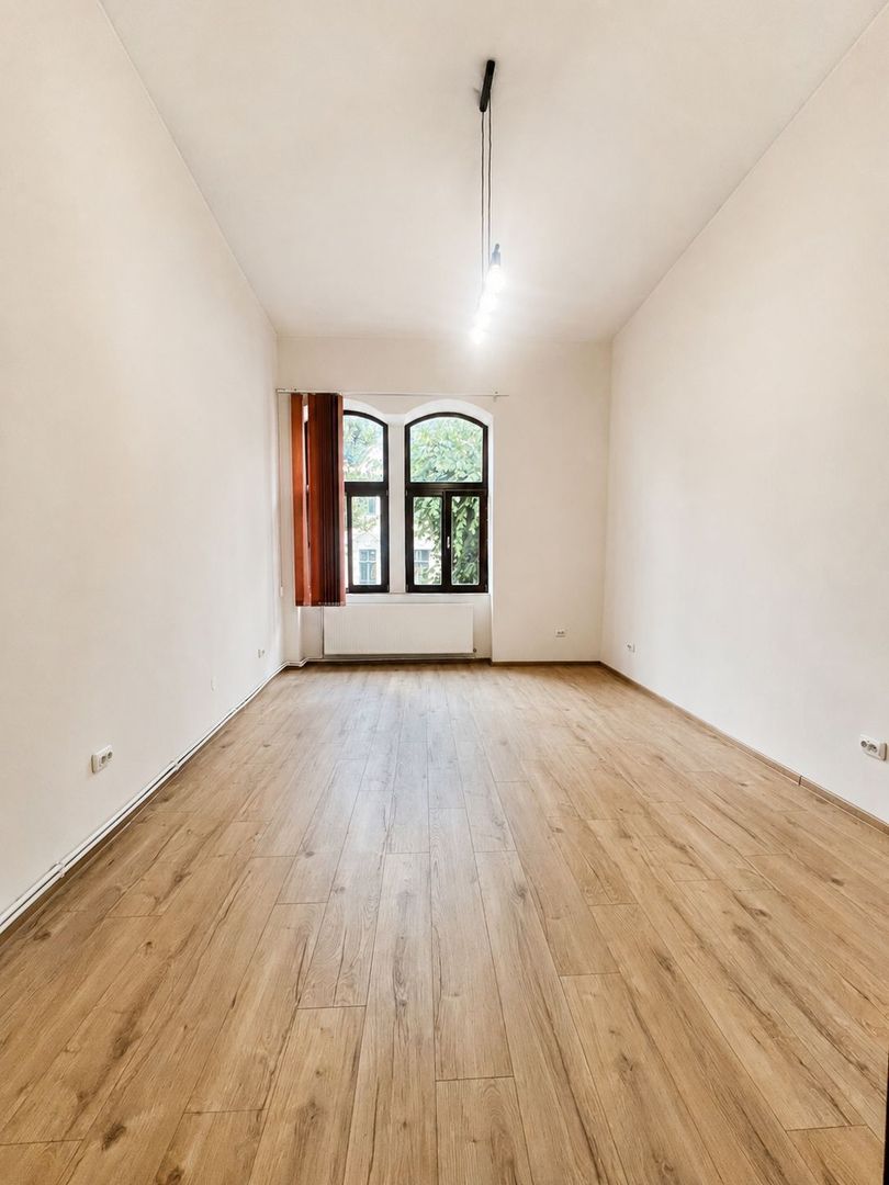 Apartament Ultracentral, renovat, etajul 1, centrala pe gaz - Poză 3