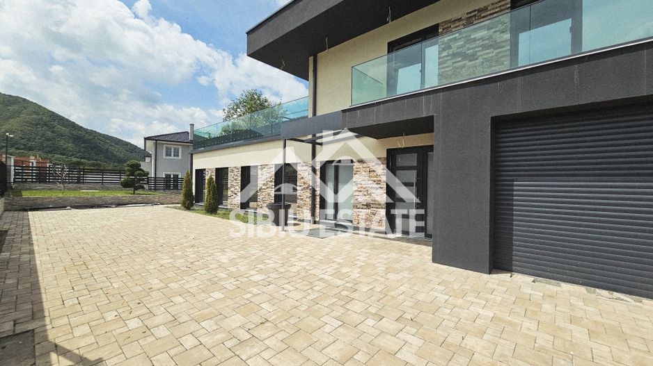Casa noua cu piscina si terase panoramice, garaj - Poză 21