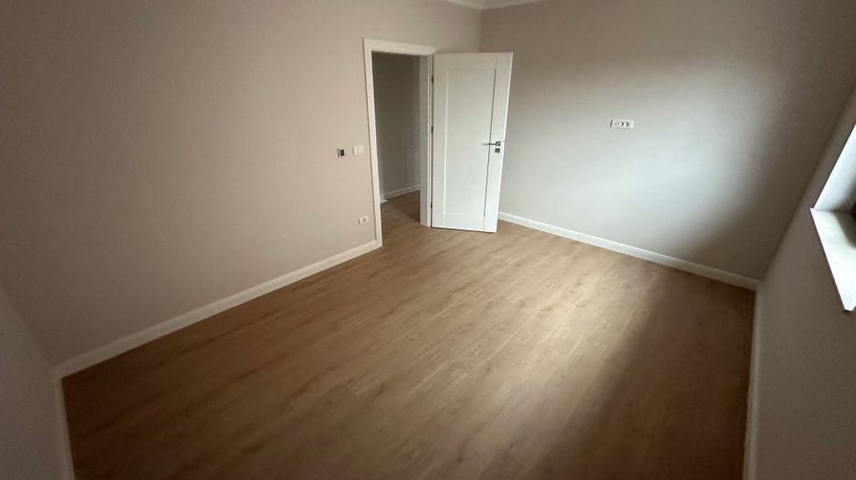 CASA TIP DUPLEX DESPARTIT PRIN GARAJ - Poză 39