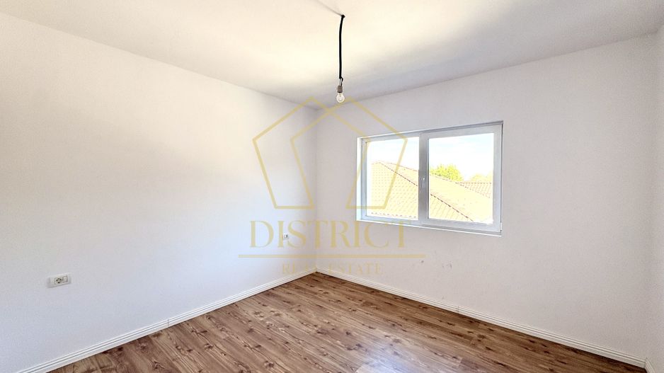 Duplex cu 4 camere, despărțit prin camera tehnica | Mosnita Noua - Poză 12