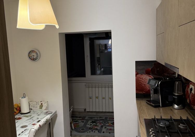 Apartament 2 camere, decomandat, etaj 1/4 - Micro20 - Poză 3