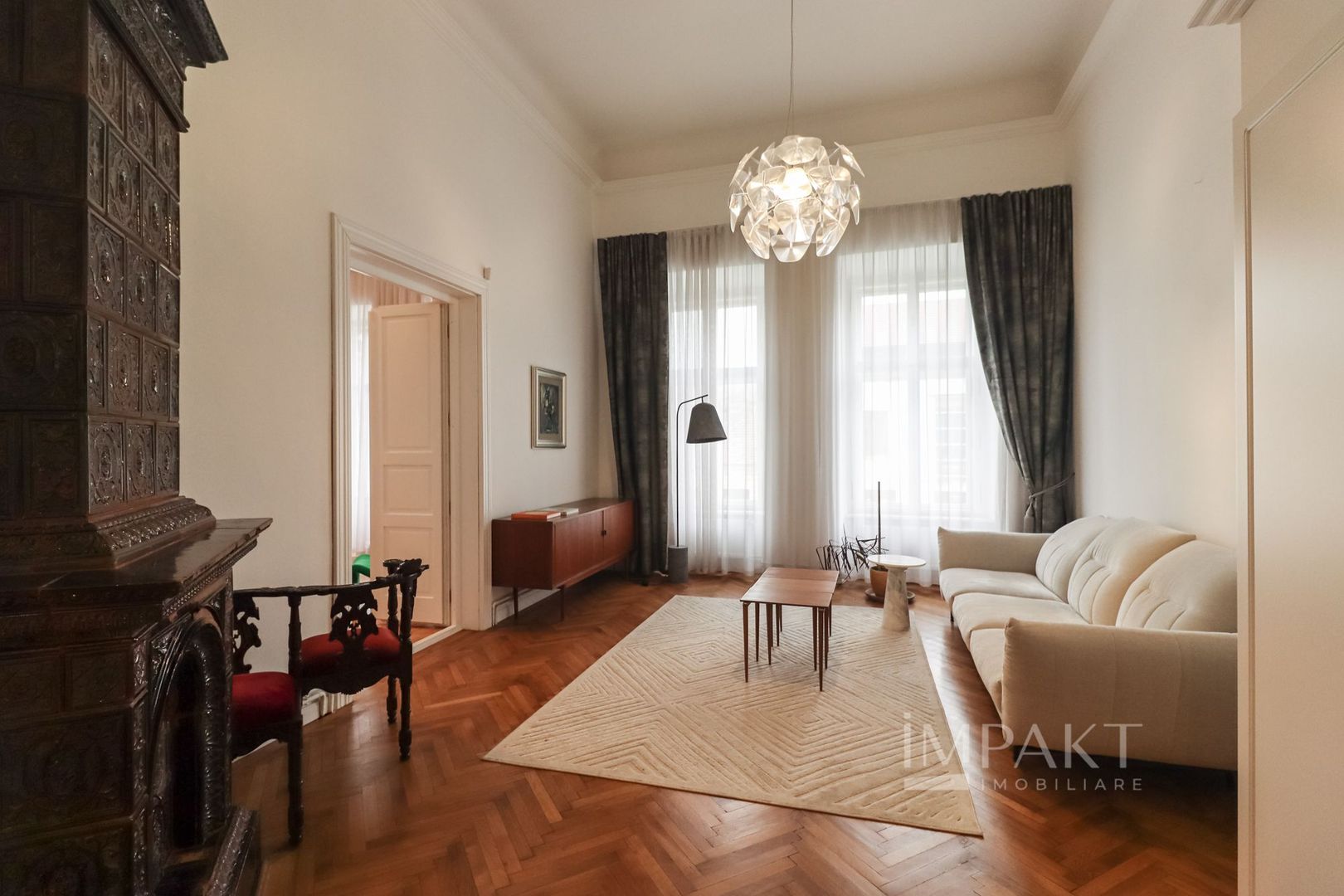 Apartament deosebit cu 4 camere in centrul orasului Cluj Napoca - Poză 3