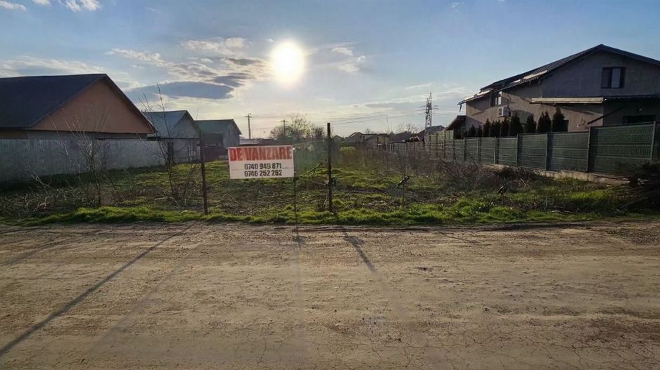 Teren intravilan Vanatori, 705 m.p. - Poză 1