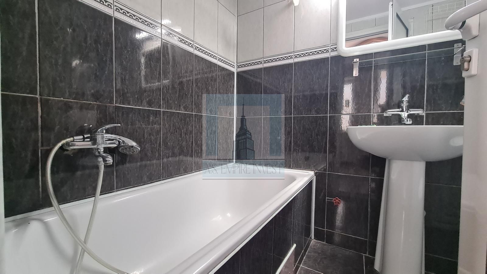 Casa, 4 camere, singur in curte - zona Schei - Poză 18