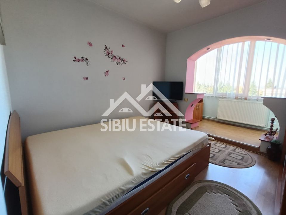 Apartament de vanzare cu 3 camere, decomandat -55 mp. balcon, pivnita - Poză 18