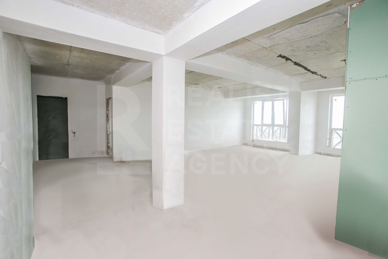 Apartament spațios cu 3 camere pe str. Trandafirilor - Poză 3