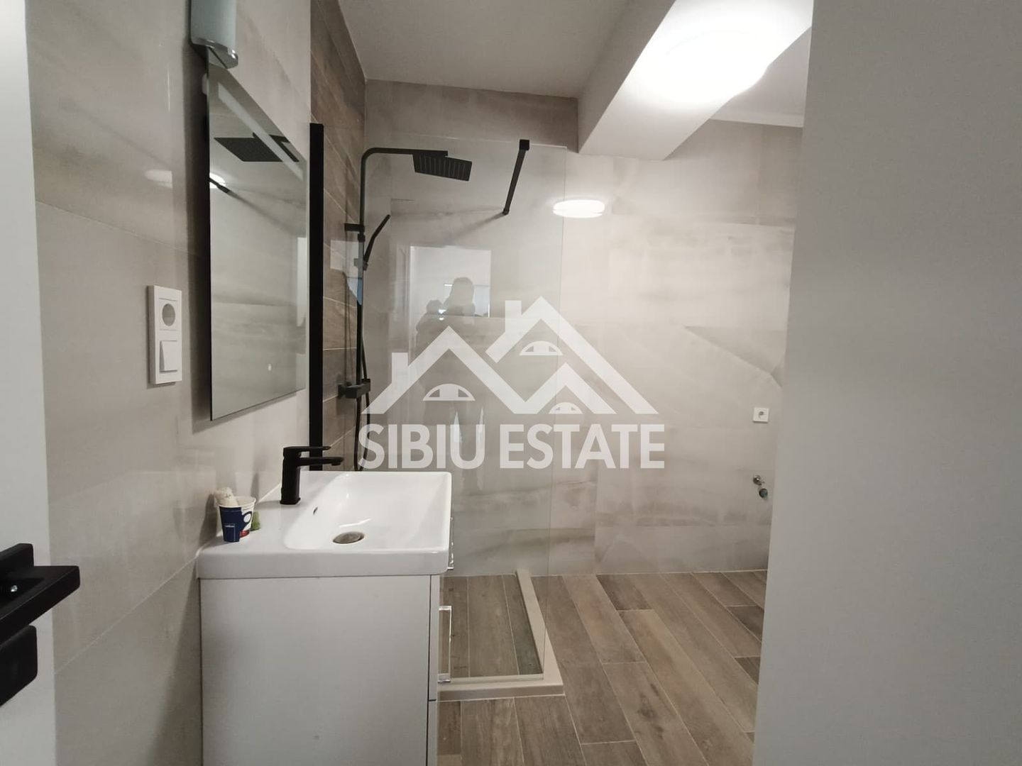 Apartament 3 camere, finisat, partial mobilat- Calea Surii Mici Sibiu - Poză 8