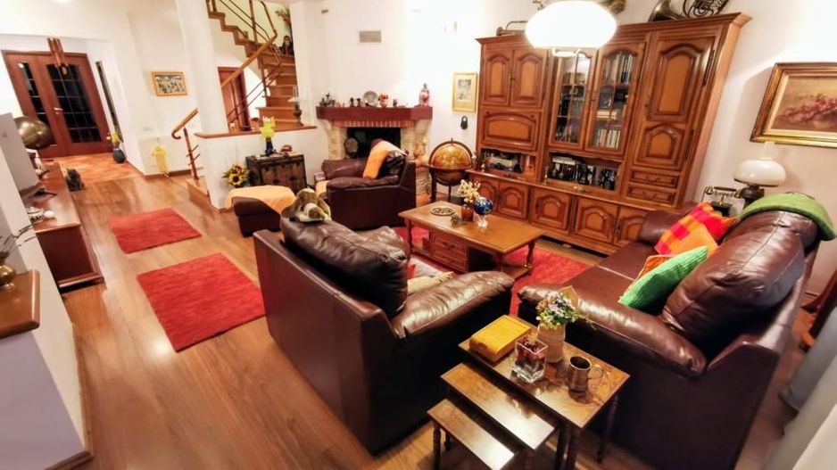 Casă spațioasă și elegantă în Dămăroaia- Jiului- Izbiceni- Comision 0% - Poză 12