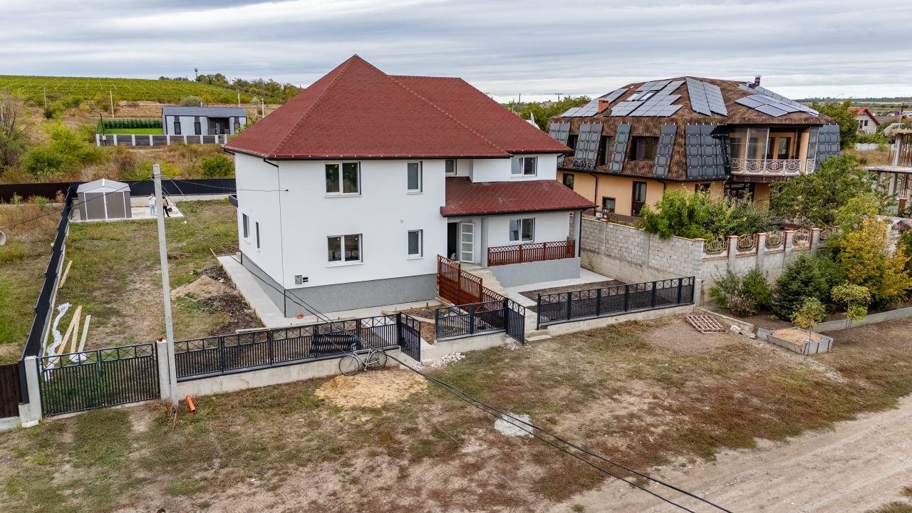 Duplex Modern în Ghidighici – 4 Camere, 96 m², 6 Ari, la 10 Minute de Chișinău - Poză 6