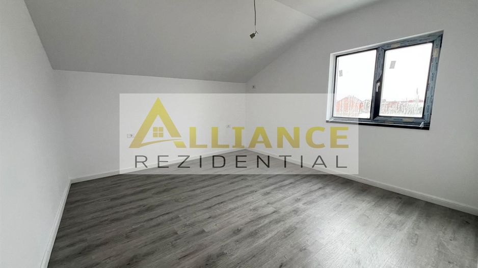 Casa Individuala P+M - 4 camere - Pompa de Caldura-Panouri Solare - Poză 12