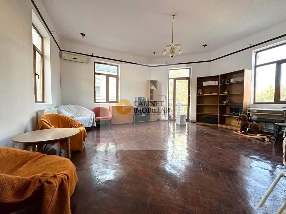 Apartament in vila | 2- 5 camere | Unirii | 150mp - Poză 1