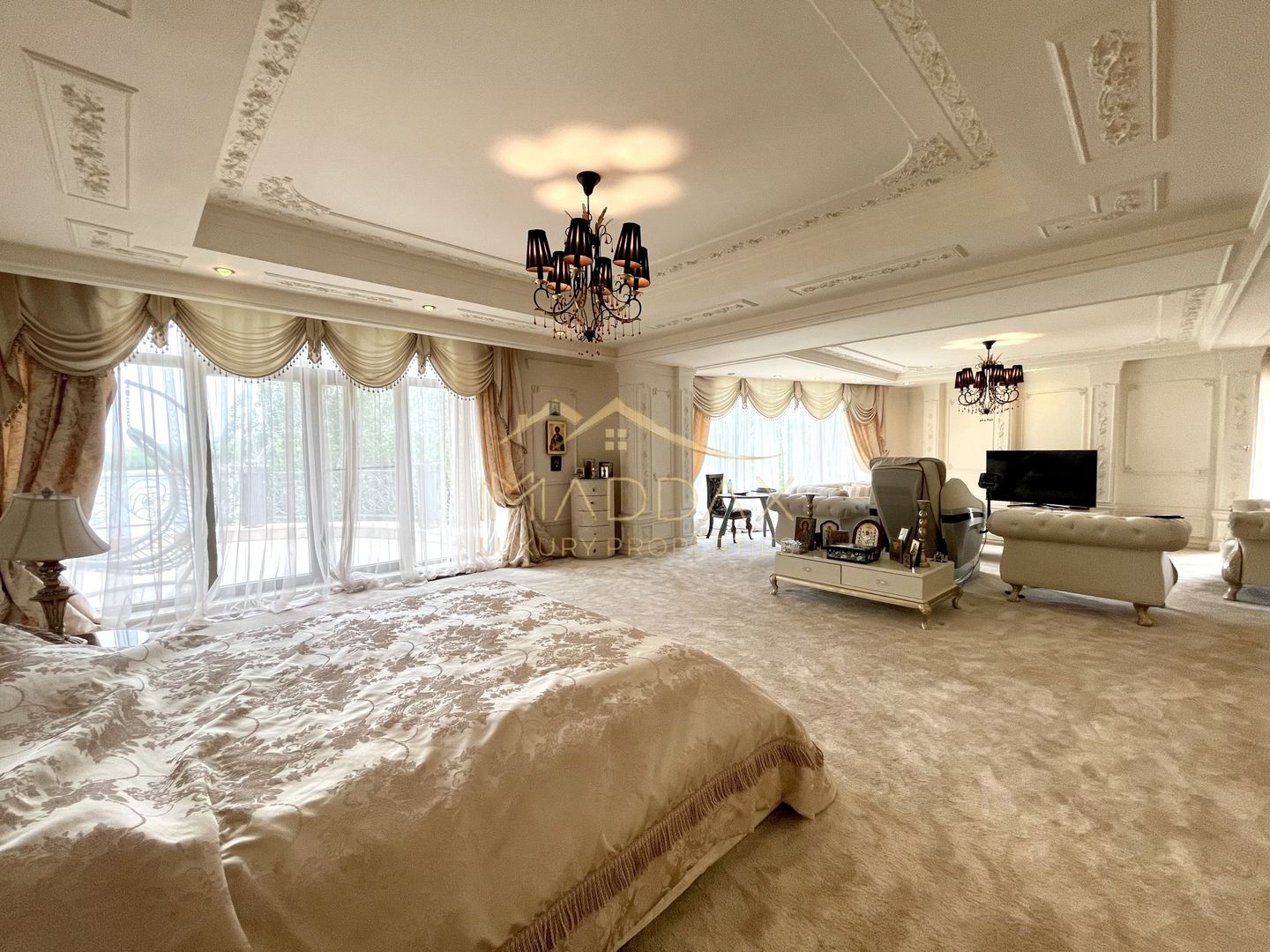 Impressive Villa *1500 SQM usable* 2613 SQM land / Open to the lake - Poză 27