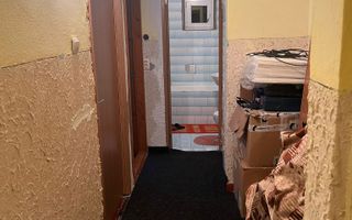 De vanzare apartament 3 camere Micro 16, etaj 4/4, 65.000 euro negociabil - Poză 4