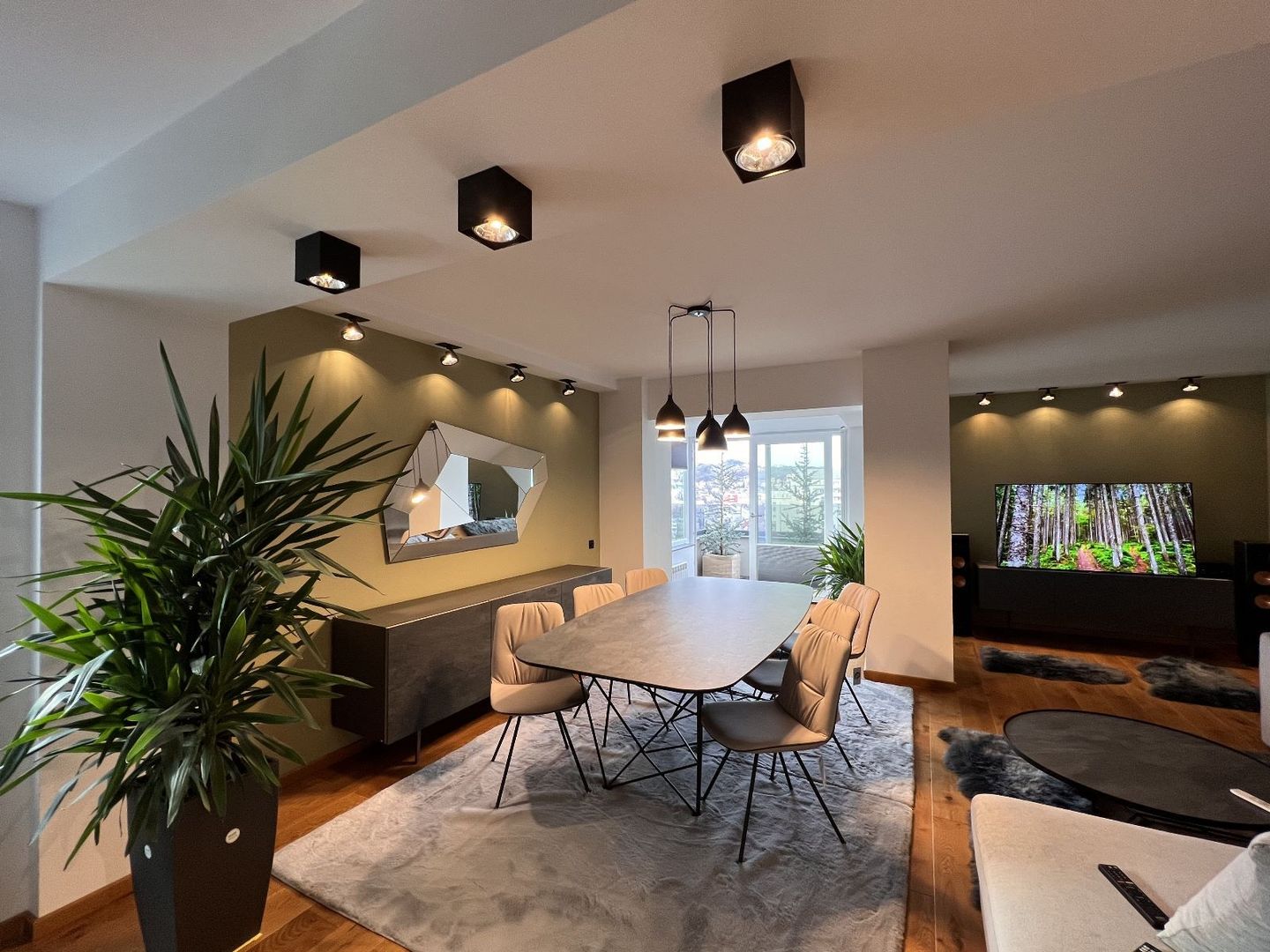 Oaza de lux in Centrul Civic: Apartament cu priveliste panoramica - Poză 5