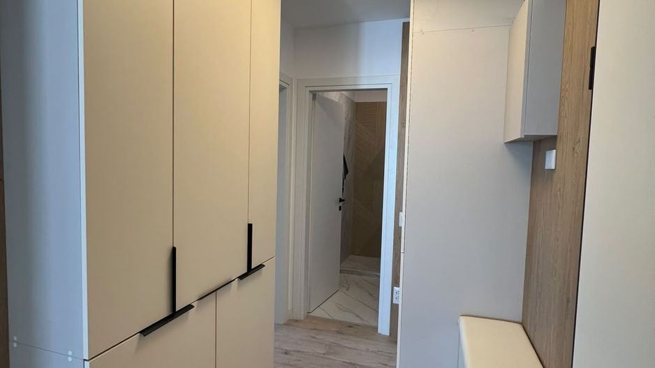 Apartament 2 camere Mamaia | Vedere frontală la lac | mobilat modern - Poză 12