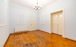 Apartament nemobilat, 3 camere, etaj 1, Bld.Revoluției - Poză 3