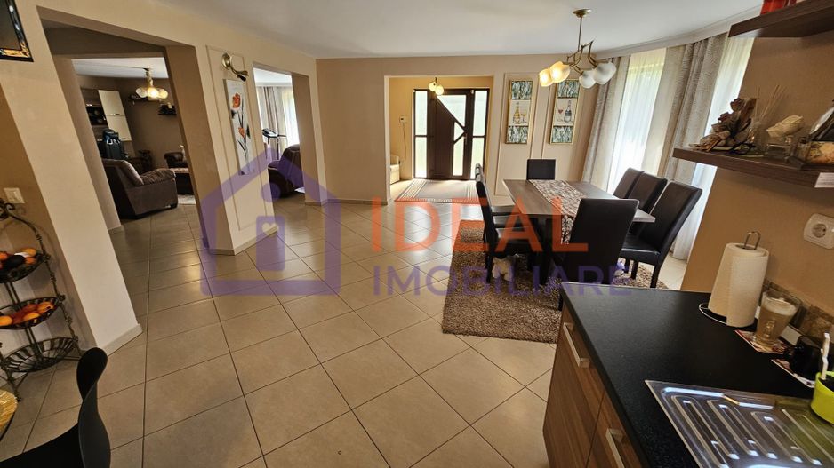 Vila Moderna cu 5 camere, garaj si 921 mp de curte, in Tocile - Poză 8