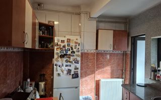 URGENT!, Dacia-Eminescu, apartament in vila, LUMINOS, NEGOCIABIL - Poză 9