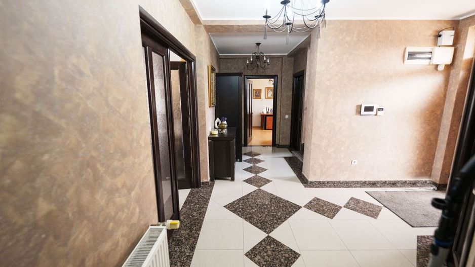 Vila moderna S+P+M, piscina acoperita, sauna, sala fitness-zona Ford/Cassia Park - Poză 13