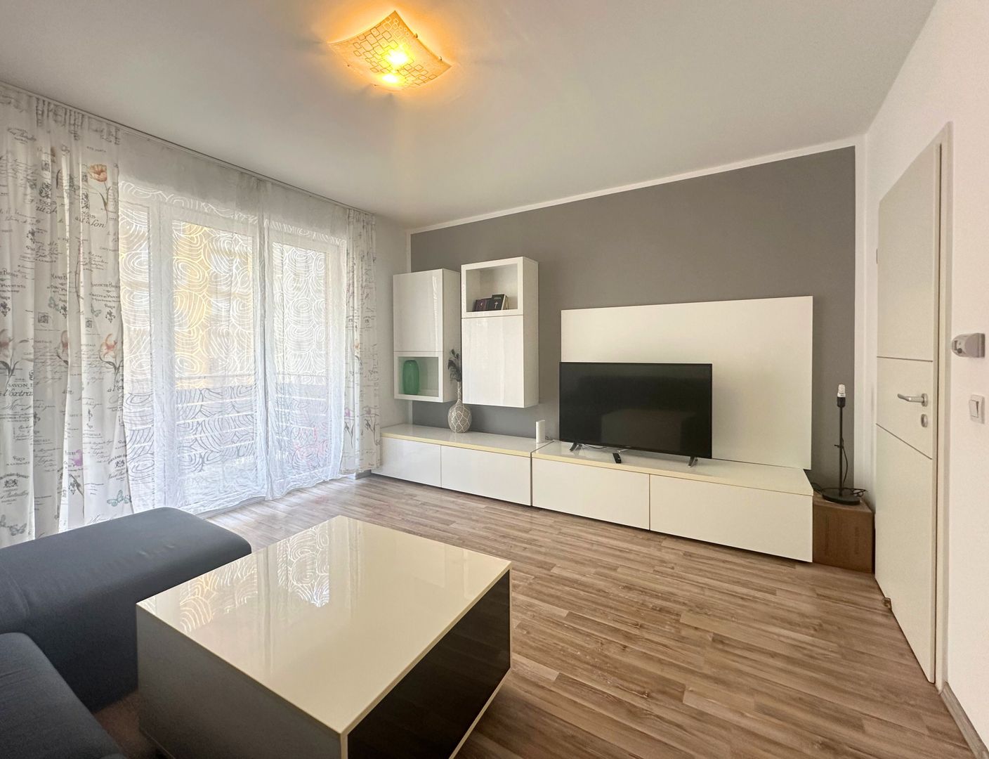 Închiriere apartament 2 camere mobilat cu parcare si boxa et 2  Avantgarden 3 - Poză 1