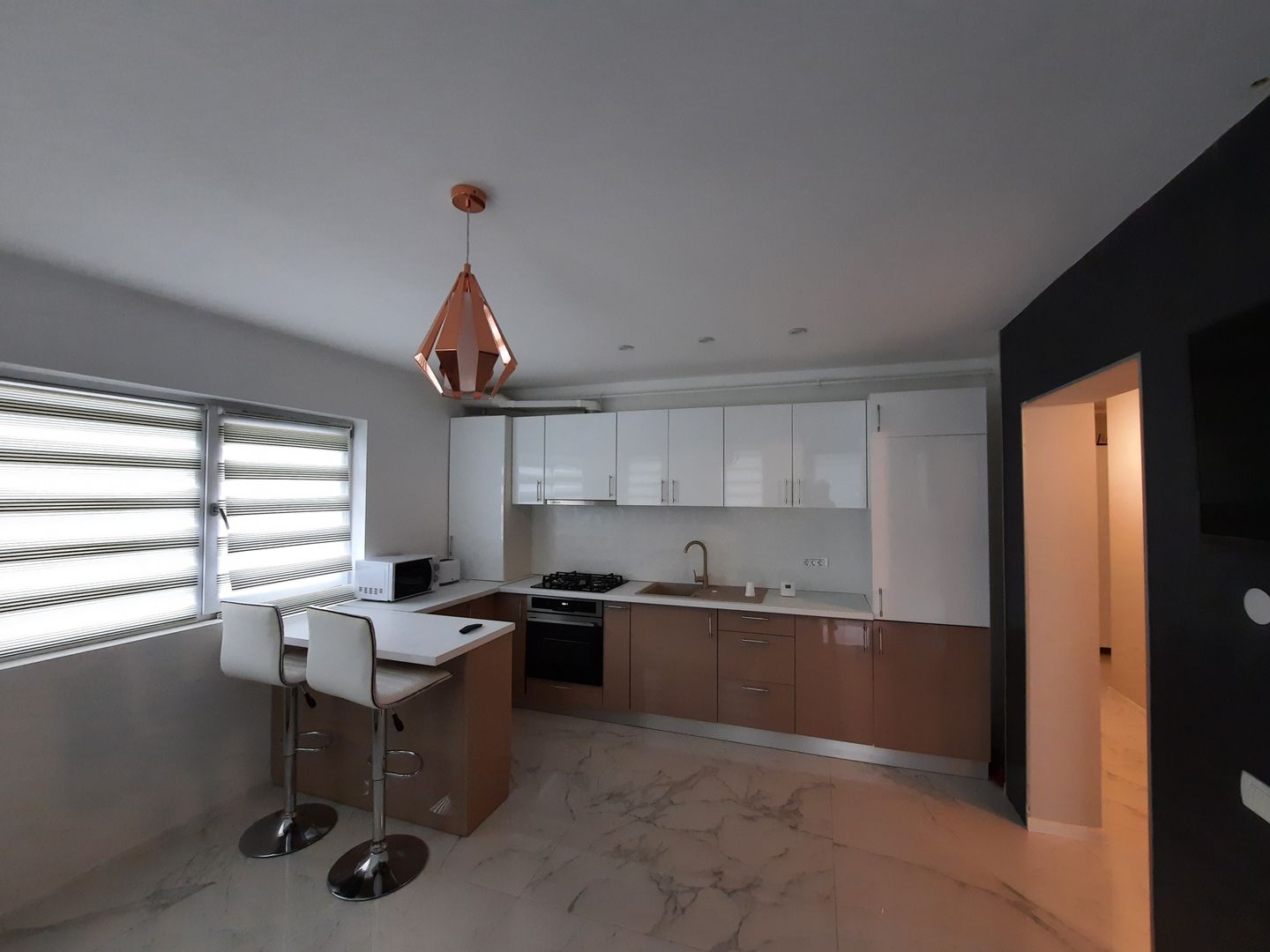 Apartament frumos cu loc de parcare si terasa 40mp - Poză 4